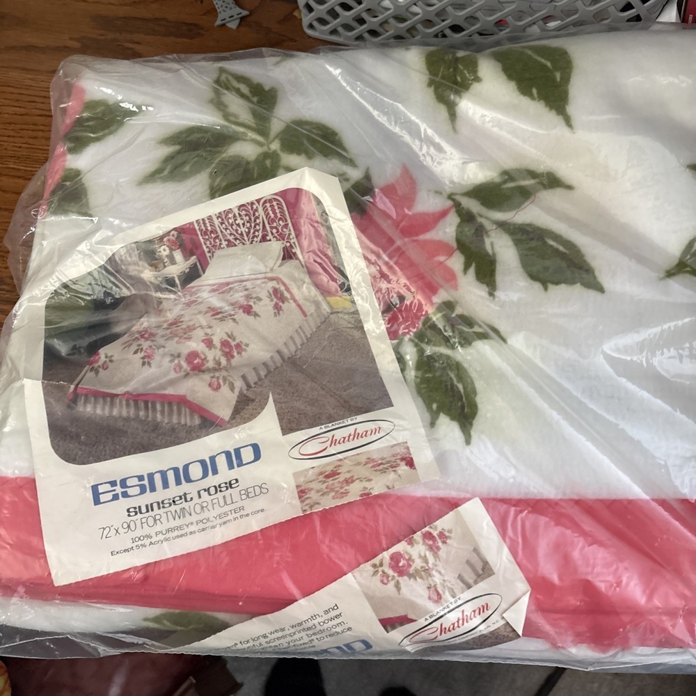 Gorgeous Vintage CHATHAM Blanket ESMOND Sunset Rose  72x90" Nylon Binding